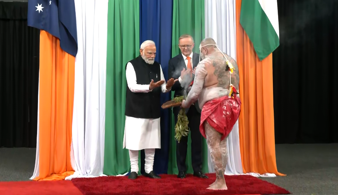 PM Modi welcomed with Vedic chants at Sydney stadium