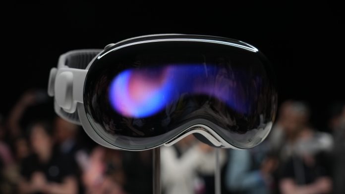WWDC 2023 Apple unveils new Vision Pro augmented reality headset