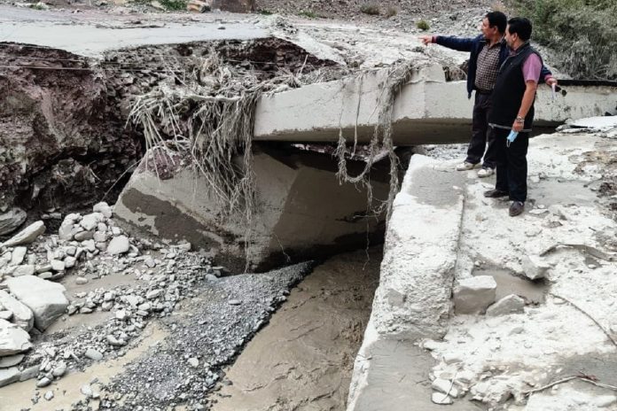 450-year-old-building collapses in Leh