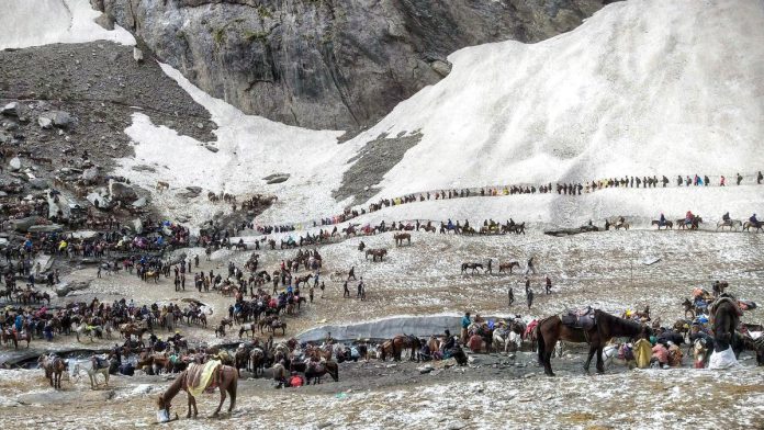J-K: Amarnath Yatra halted for second consecutive day due to bad weather conditions