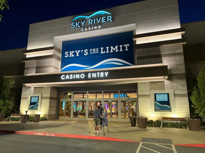 One Lucky Local Winner Hits $1.1M Progressive Jackpot at Sky River Casino on July 4th