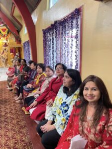 Manali Brahmbhatt (front) and other FOG/temple volunteers