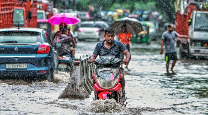 Delhi drenched by heavy rain; police issues advisory on traffic diversions Delhi
