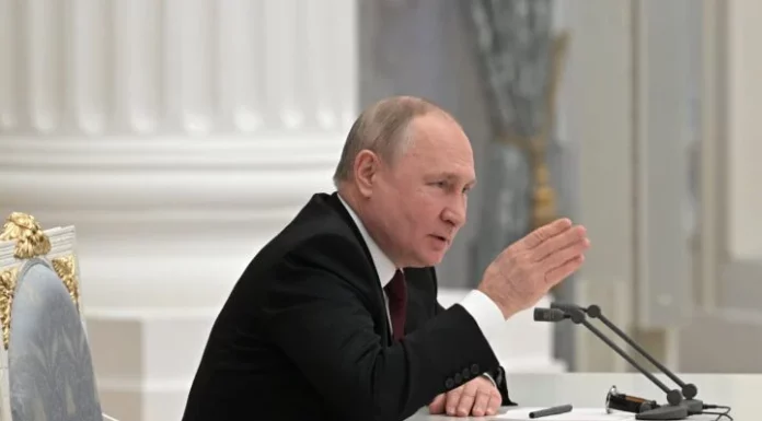 Russia bans entry to nearly 100 US nationals Russia
