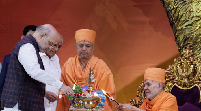 BAPS Karyakar Suvarna Mahotsav Honors 100,000 BAPS Volunteers for Five Decades of Selfless Services BAPS