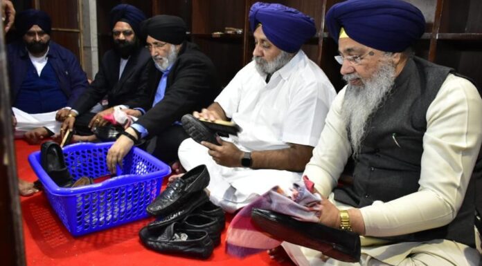 Akal Takht sentences Sukhbir Badal; orders to clean utensils, shoes in Golden Temple Sukhbir Badal
