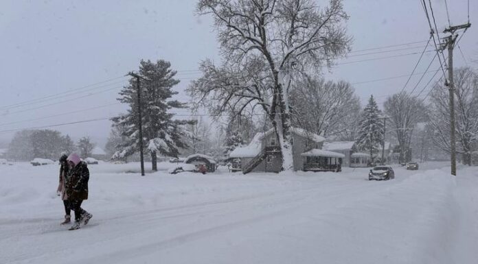 US Great Lakes region gets more snow: Forecasters Great Lakes