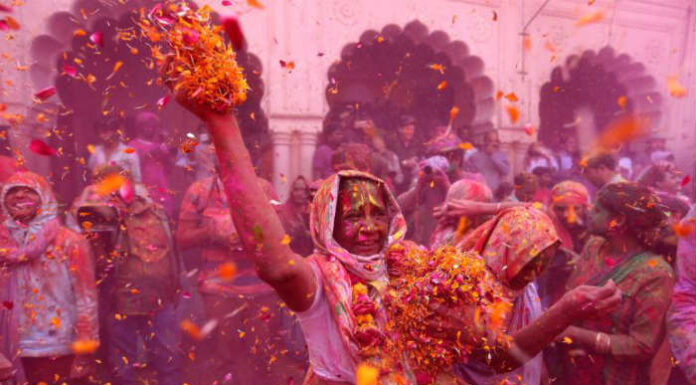 Widows Holi celebrated in Vrindavan with colors and joy Vrindavan