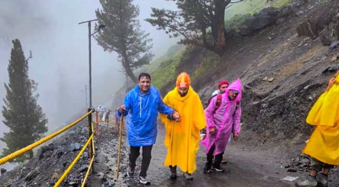 Amarnath Yatra suspended for today due to incessant rain Amarnath Yatra