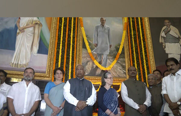 Congress leaders pay tributes to Rajiv Gandhi on birth anniversary Rajiv Gandhi
