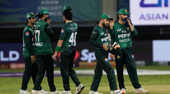 “Indian team, BCCI and Govt aligned, everything depends on situation”: Irfan Pathan on Asia Cup handshake row Asia Cup