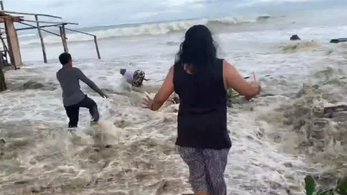 Typhoon Fung-Wong Typhoon Fung-Wong