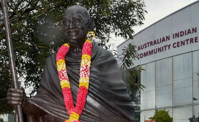 Mahatma Gandhi statue in Australia's Melbourne Mahatma Gandhi