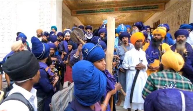 Punjab: Scuffle breaks out between Nihang Sikh groups at Sohana’s Gurdwara Nihang