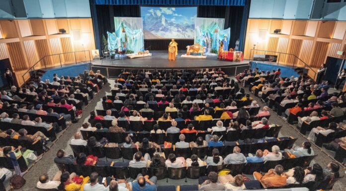 Sri Siddheshwar inspires 1,000 people to follow the spiritual path at Guru Purnima program in New York Sri Siddheshwar