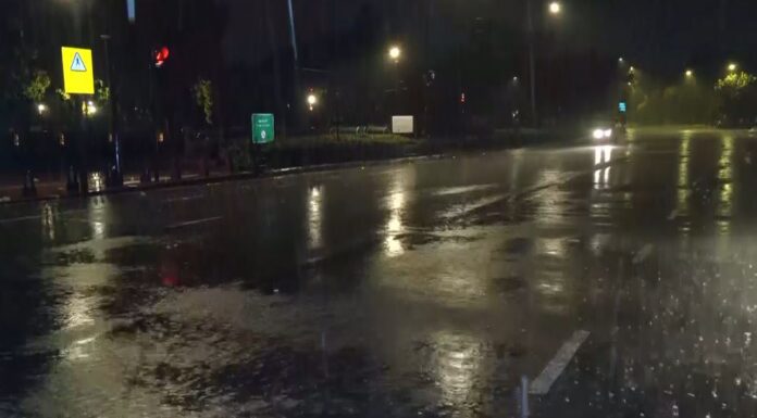 Monsoon spell continues in Delhi as rain lashes parts of national capital, waterlogging in several parts Rain
