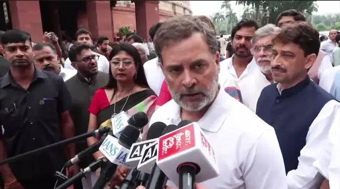 Rahul Gandhi, Priyanka meet injured student protestors, Congress demands PM Modi apologise for ‘police brutality’ Rahul Gandhi
