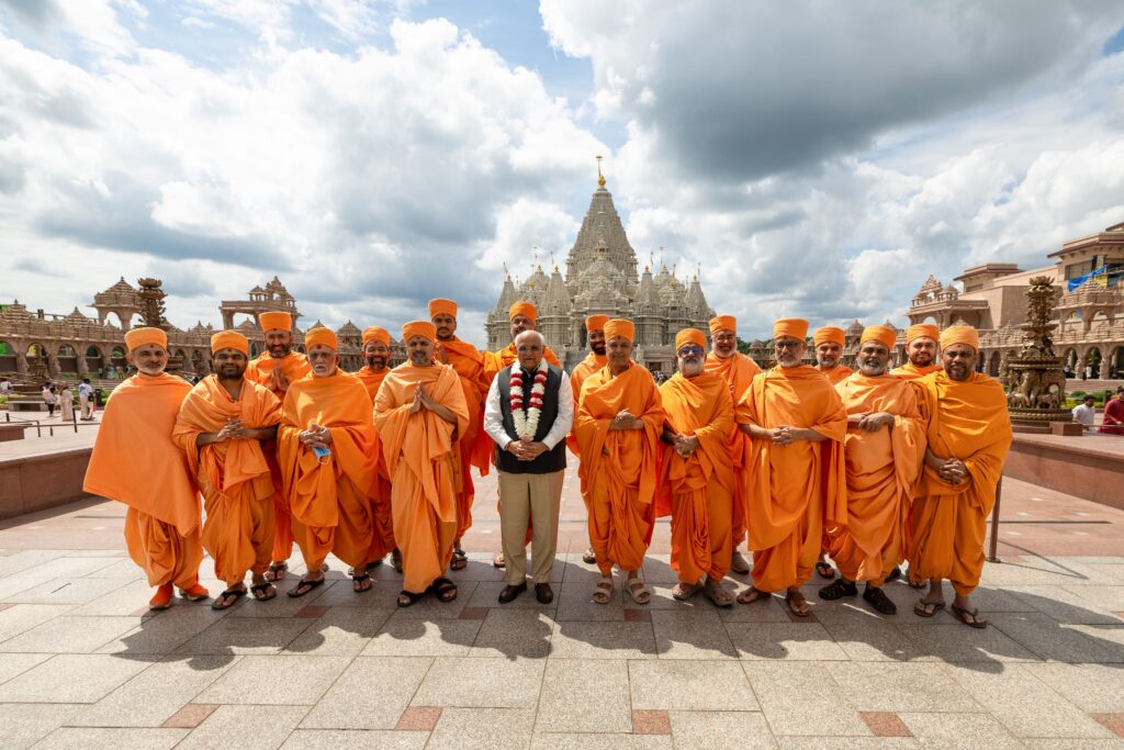 Gujarat CM Bhupendra Patel Visits BAPS Akshardham Temple In New Jersey » IndiaPost NewsPaper