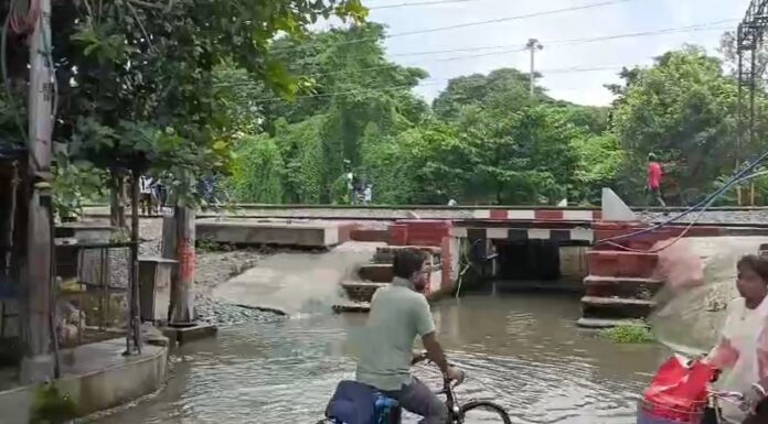 West Bengal: Katapol underpass in Hooghly waterlogged due to lack of drainage, commuters face risks Katapol