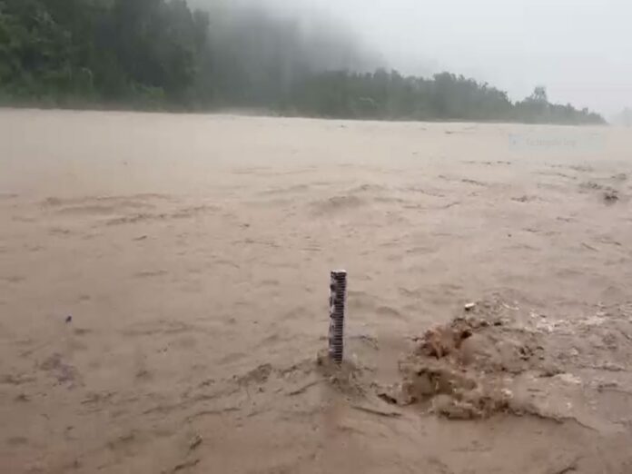 Uttarakhand Heavy rain swells Garhwal rivers Uttarakhand