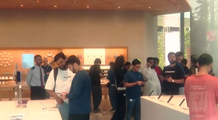 “iPhone launch is like a festival”: Buyers queue up as iPhone 18 Pro, Pro Max go on sale iPhone