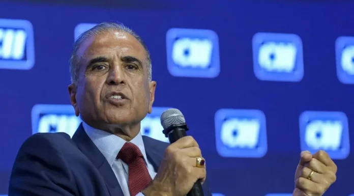 Sunil Mittal says Bharti ahead of Starlink in approval queue, calls for lower digital taxes Starlink
